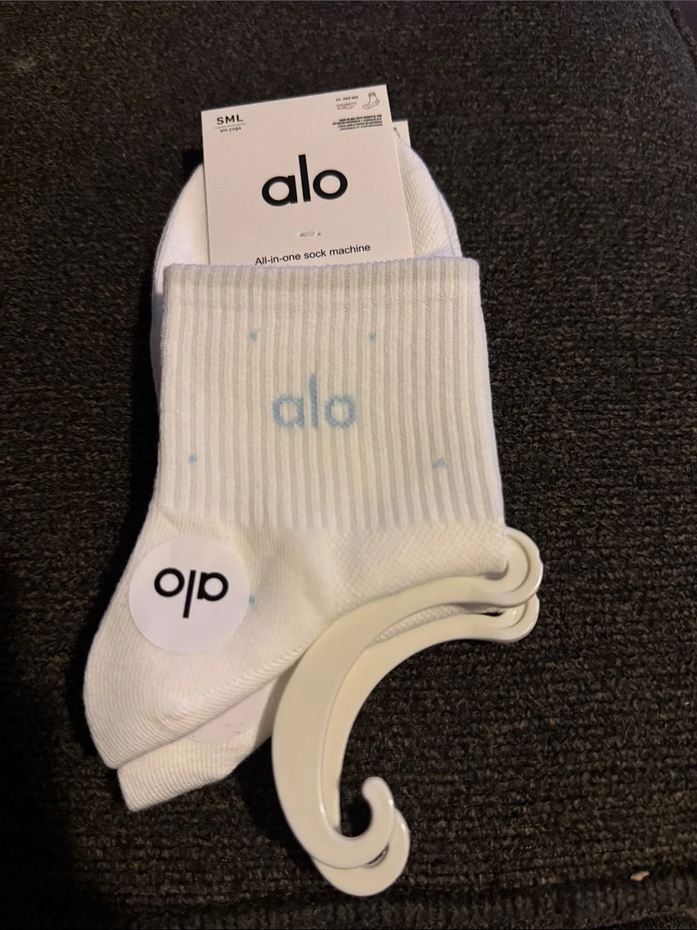 ALO Yoga Womens NWT White Socks with Light Blue Logo - 5-Pack